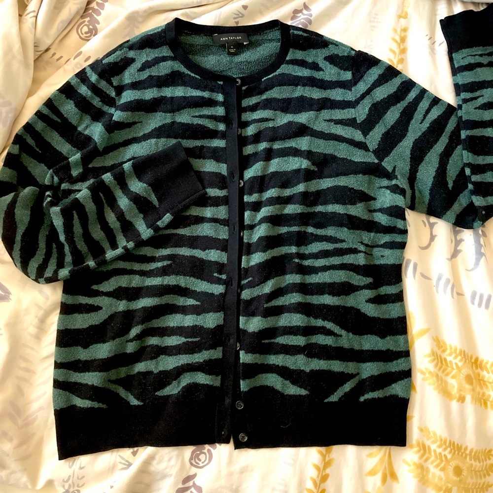 NWOT Ann Taylor cardigan
